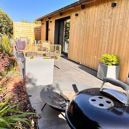 Sauna, Balneo, Terrasse, Parking, Le Totalement Privé Dans Maison Indépendante à La Décoration Soignée, Ensoleillé Et Sans Vis à Vis, Prise Ve, Calme Et Discrétion Garantis, Idéalement Situé Pour Visiter La Région, Animaux Bienvenues