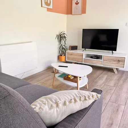 Sauna, Balneo, Terrasse, Parking, Le Totalement Privé Dans Maison Indépendante à La Décoration Soignée, Ensoleillé Et Sans Vis à Vis, Prise Ve, Calme Et Discrétion Garantis, Idéalement Situé Pour Visiter La Région, Animaux Bienvenues Сasa de vacaciones Saint-Jean-de-la-Neuville