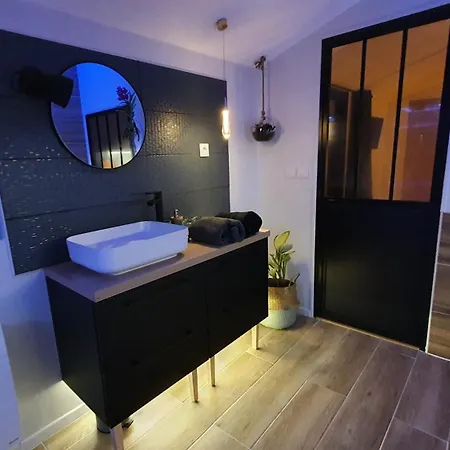 Sauna, Balneo, Terrasse, Parking, Le Totalement Privé Dans Maison Indépendante à La Décoration Soignée, Ensoleillé Et Sans Vis à Vis, Prise Ve, Calme Et Discrétion Garantis, Idéalement Situé Pour Visiter La Région, Animaux Bienvenues Сasa de vacaciones Saint-Jean-de-la-Neuville