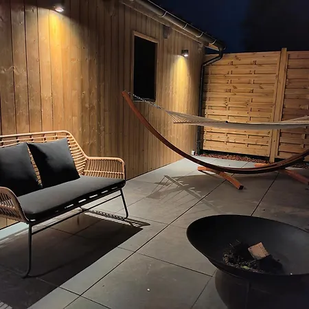 Sauna, Balneo, Terrasse, Parking, Le Totalement Privé Dans Maison Indépendante à La Décoration Soignée, Ensoleillé Et Sans Vis à Vis, Prise Ve, Calme Et Discrétion Garantis, Idéalement Situé Pour Visiter La Région, Animaux Bienvenues Сasa de vacaciones