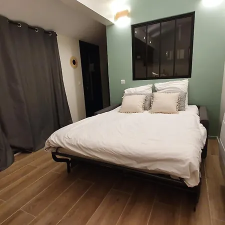 Sauna, Balneo, Terrasse, Parking, Le Totalement Privé Dans Maison Indépendante à La Décoration Soignée, Ensoleillé Et Sans Vis à Vis, Prise Ve, Calme Et Discrétion Garantis, Idéalement Situé Pour Visiter La Région, Animaux Bienvenues * Saint-Jean-de-la-Neuville