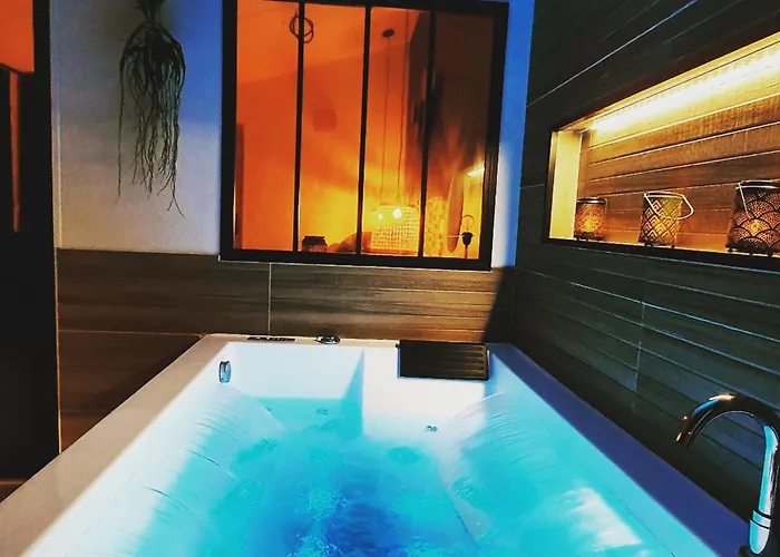 Sauna, Balneo, Terrasse, Parking, Le Totalement Privé Dans Maison Indépendante à La Décoration Soignée, Ensoleillé Et Sans Vis à Vis, Prise Ve, Calme Et Discrétion Garantis, Idéalement Situé Pour Visiter La Région, Animaux Bienvenues Сasa de vacaciones