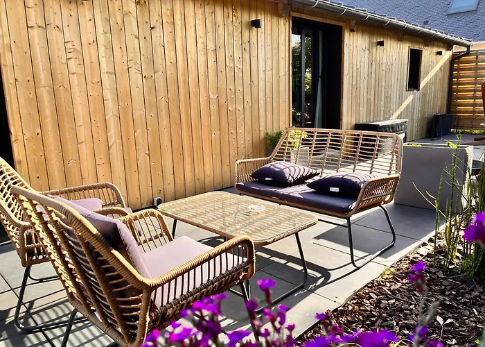 Sauna, Balneo, Terrasse, Parking, Le Totalement Privé Dans Maison Indépendante à La Décoration Soignée, Ensoleillé Et Sans Vis à Vis, Prise Ve, Calme Et Discrétion Garantis, Idéalement Situé Pour Visiter La Région, Animaux Bienvenues Saint-Jean-de-la-Neuville