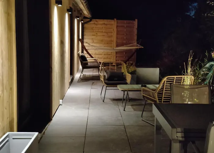 Sauna, Balneo, Terrasse, Parking, Le Totalement Privé Dans Maison Indépendante à La Décoration Soignée, Ensoleillé Et Sans Vis à Vis, Prise Ve, Calme Et Discrétion Garantis, Idéalement Situé Pour Visiter La Région, Animaux Bienvenues *