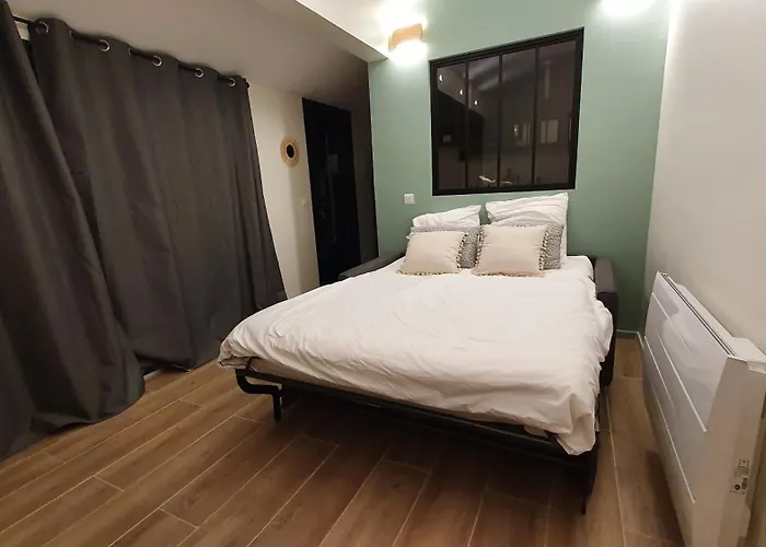 Sauna, Balneo, Terrasse, Parking, Le Totalement Privé Dans Maison Indépendante à La Décoration Soignée, Ensoleillé Et Sans Vis à Vis, Prise Ve, Calme Et Discrétion Garantis, Idéalement Situé Pour Visiter La Région, Animaux Bienvenues * Saint-Jean-de-la-Neuville